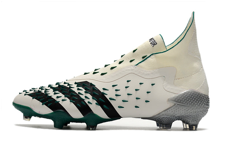 Chuteira Adidas Predator Freak +FG