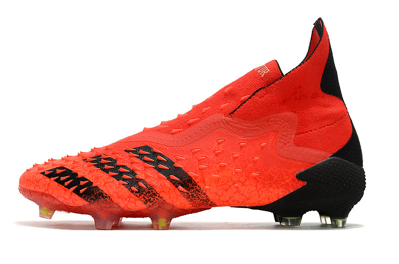 Chuteira Adidas Predator Freak +FG