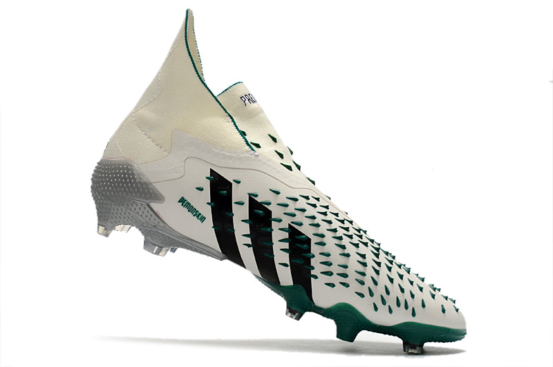 Chuteira Adidas Predator Freak +FG