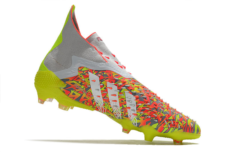 Chuteira Adidas Predator Freak +FG