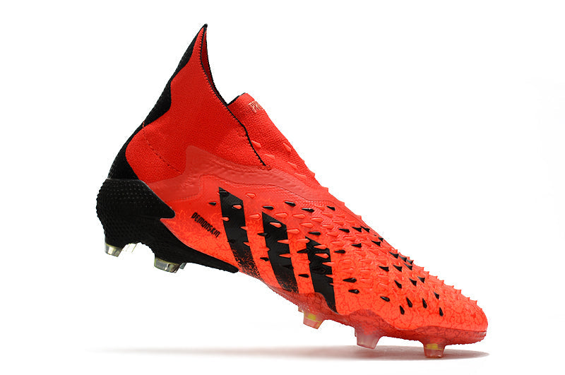 Chuteira Adidas Predator Freak +FG