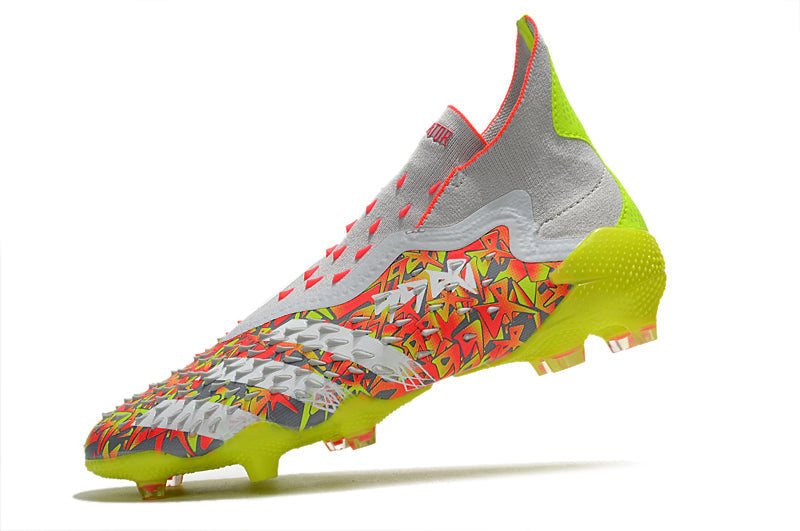 Chuteira Adidas Predator Freak +FG