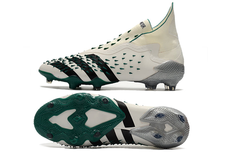 Chuteira Adidas Predator Freak +FG