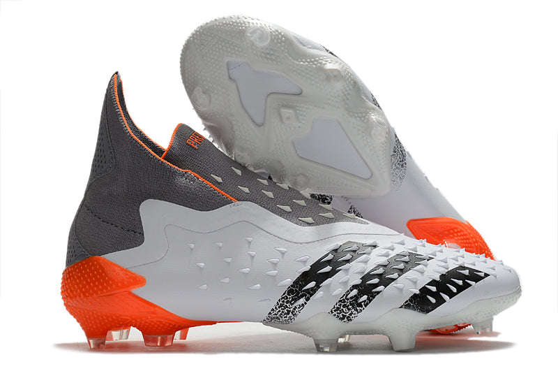 Chuteira Adidas Predator Freak +FG